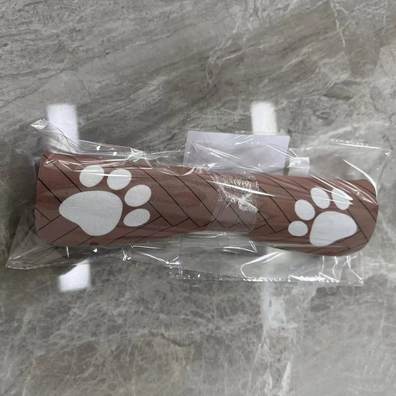 Quick-Dry Absorbent Pet Feeding Mat for Dogs and Cats - Non-Slip Rubber Base for Indoor Cleanliness